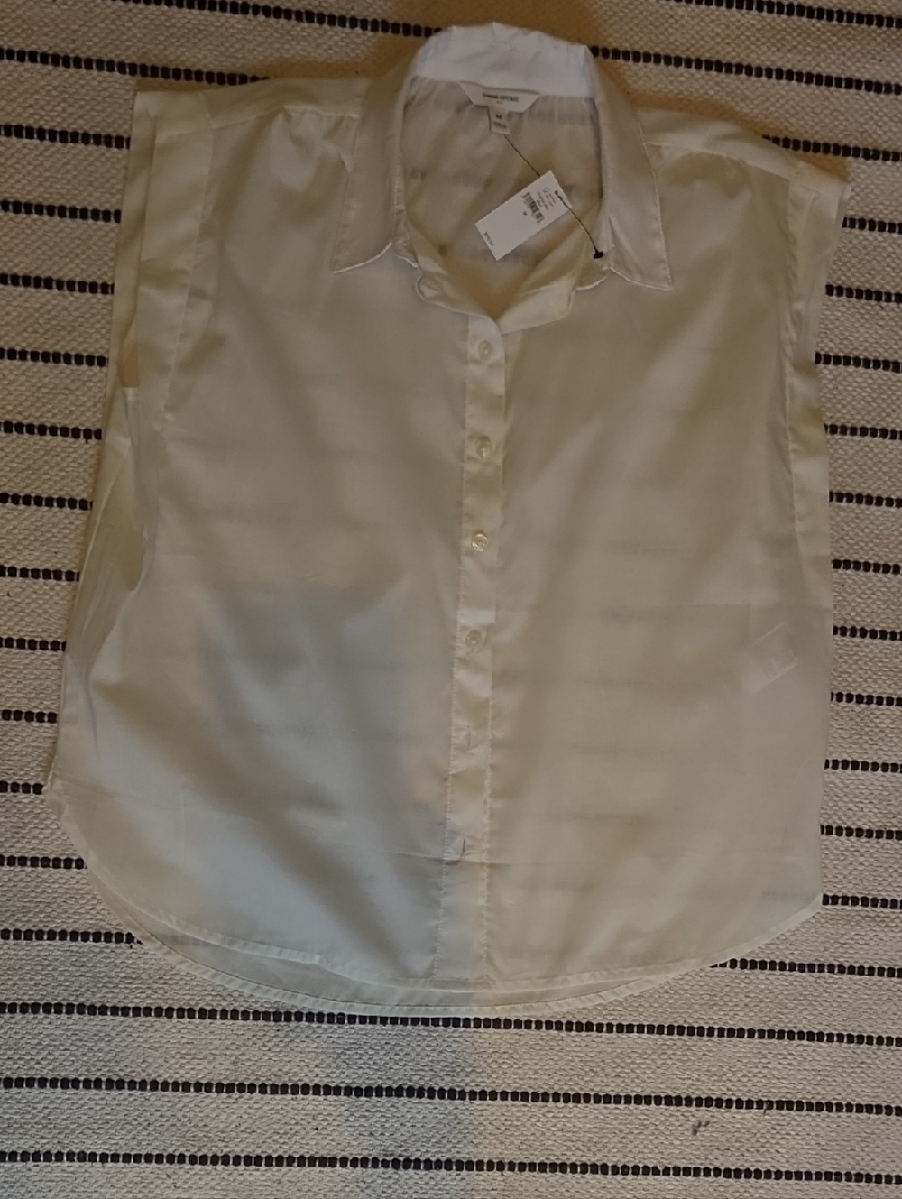 Banana Republic Light Cream Short-Sleeve Button-Down Shirt. 100% Cotton